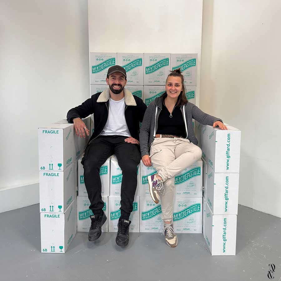 Scénographie interactive de 2 designers Victor Chaplais et Elsa Chazallet aux Journées du Patrimoine dans l'ancienne distillerie Giffard.